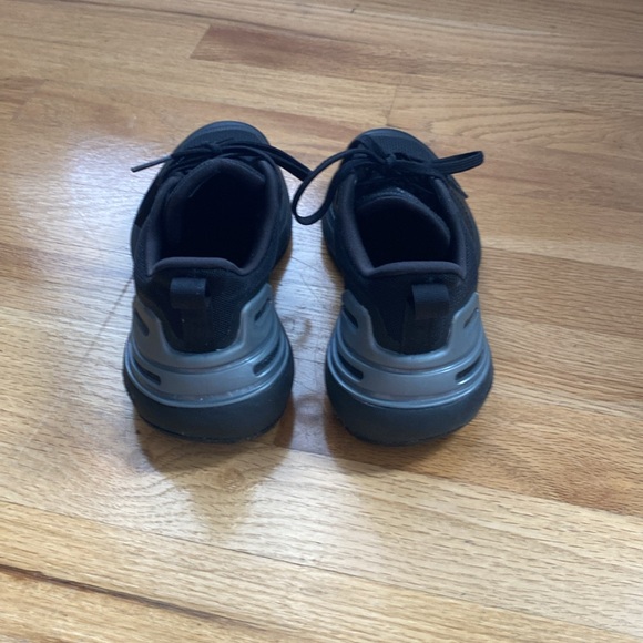 Adidas Bounce boy sneakers. Size 13K. Excellent condition! - Picture 5 of 7